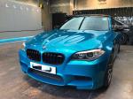 BMW M5 Gloss Atomic Teal by Impressive Wrap 2017 года (JP)